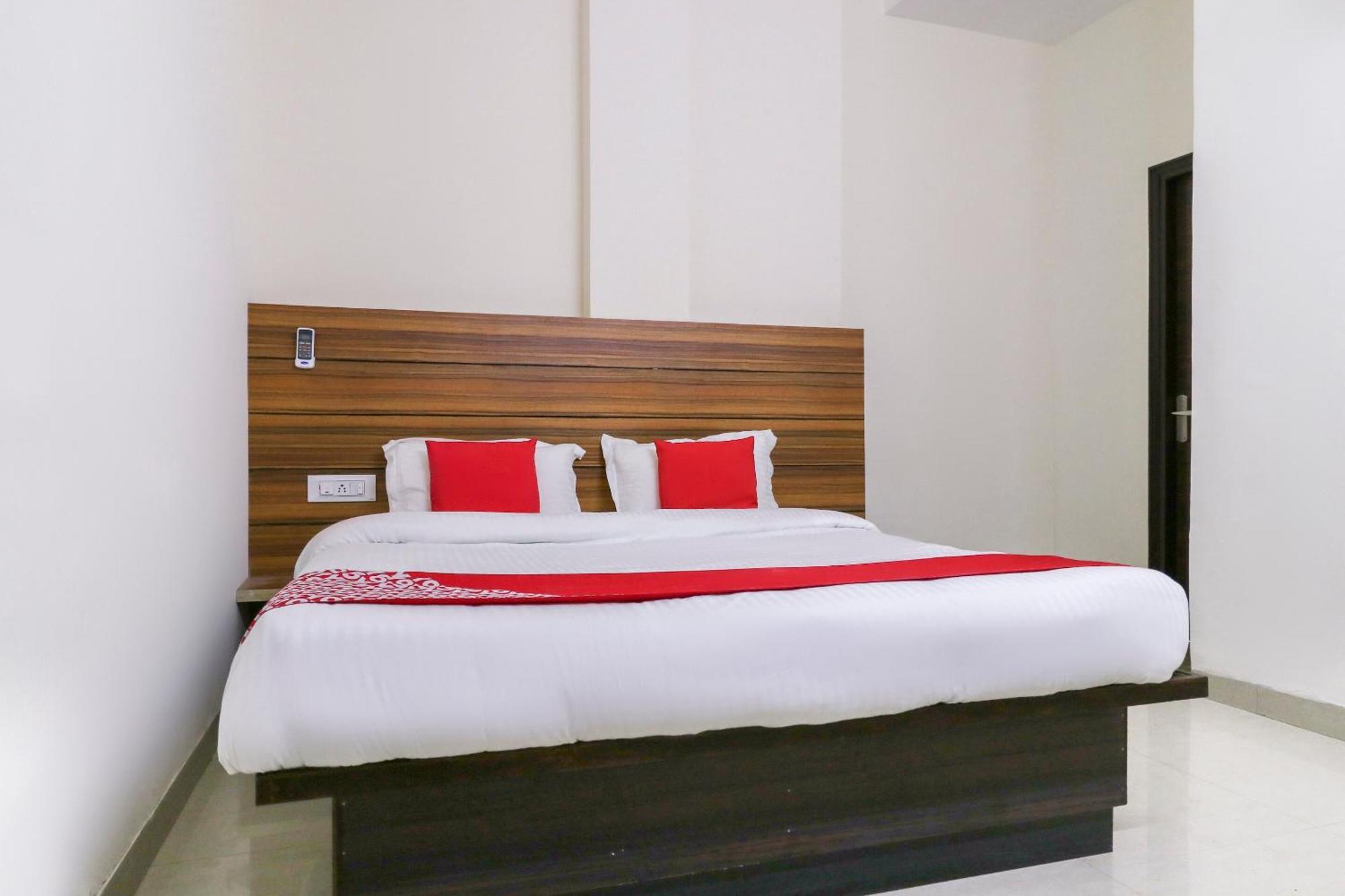 Hotel O Red Ark Landran المظهر الخارجي الصورة