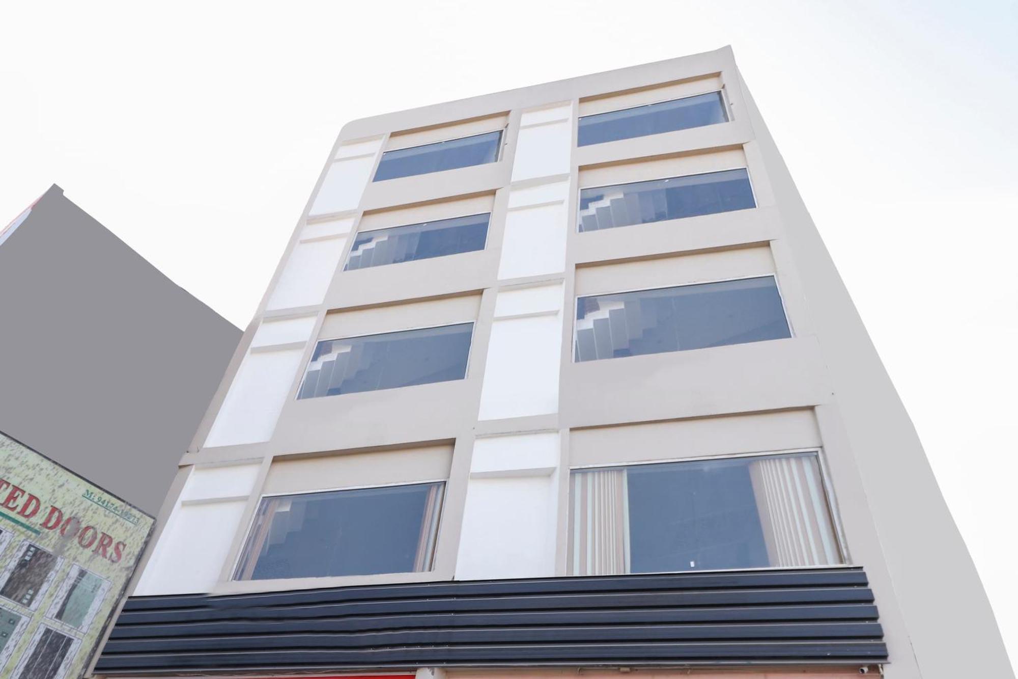 Hotel O Red Ark Landran المظهر الخارجي الصورة