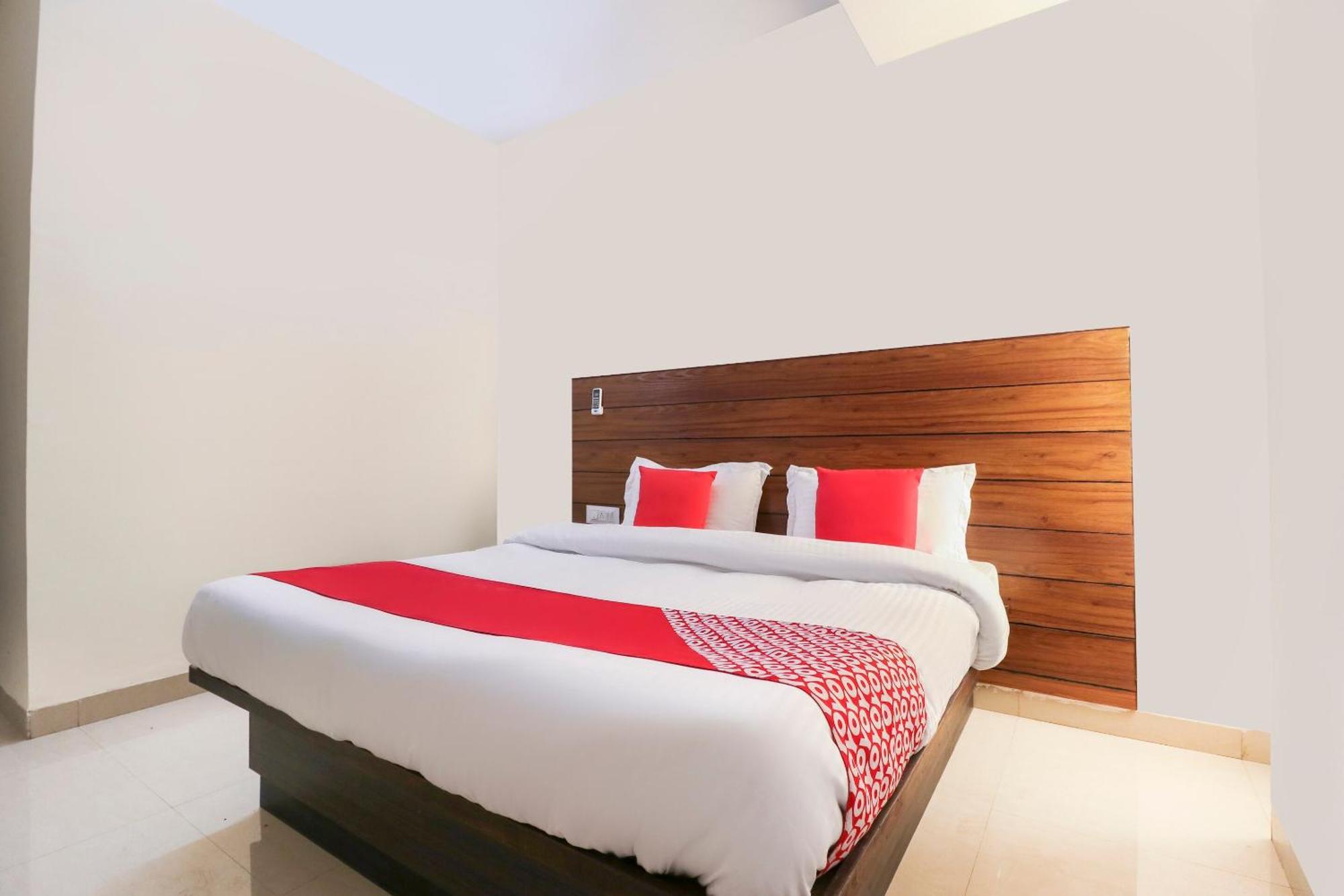 Hotel O Red Ark Landran المظهر الخارجي الصورة